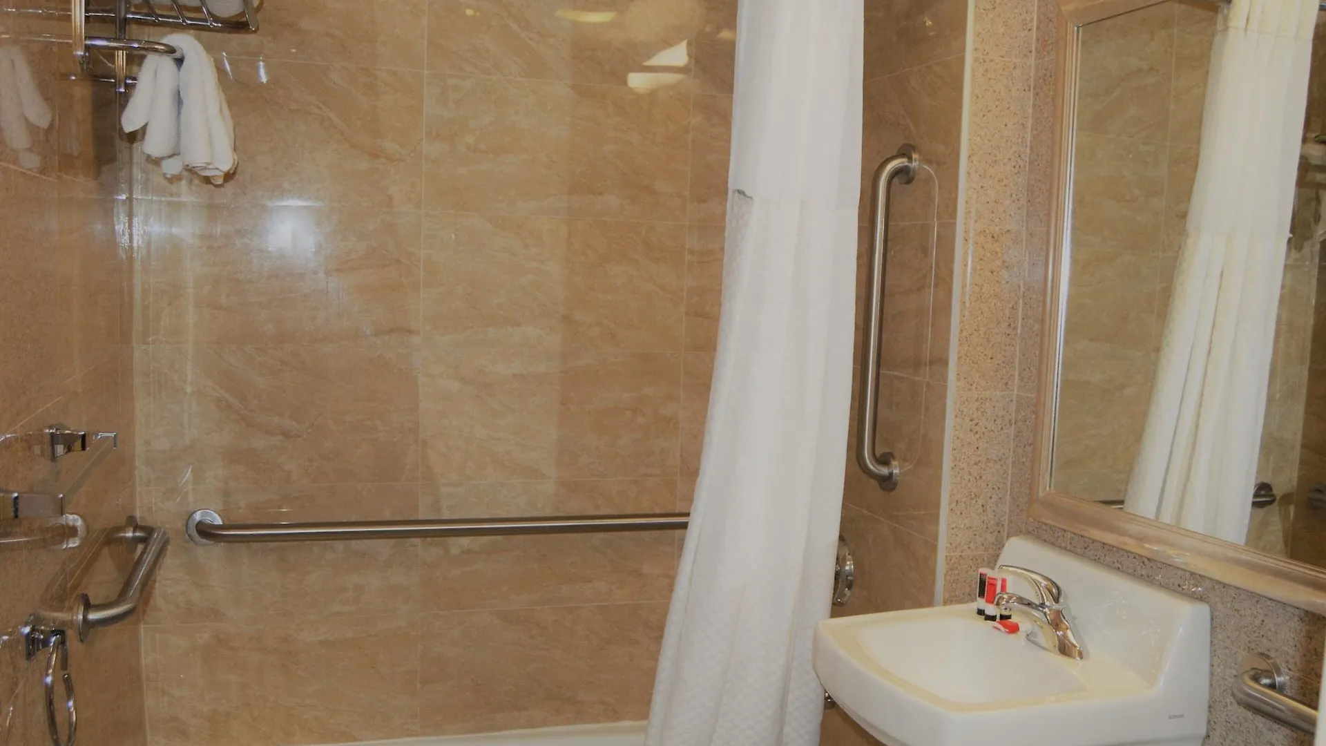 **  Royal Stay Hotel New York United States